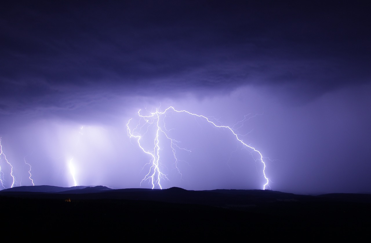 flash, thunderstorm, ore mountains-1455285.jpg